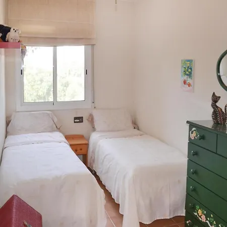 بيت للعطل Three-bedroom Holiday In *