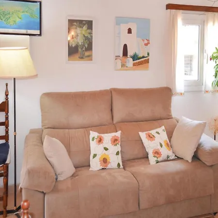 Сasa de vacaciones Three-bedroom Holiday In *
