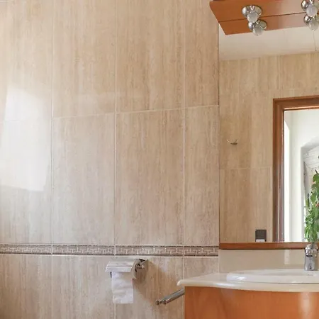 Three-bedroom Holiday In Сasa de vacaciones *